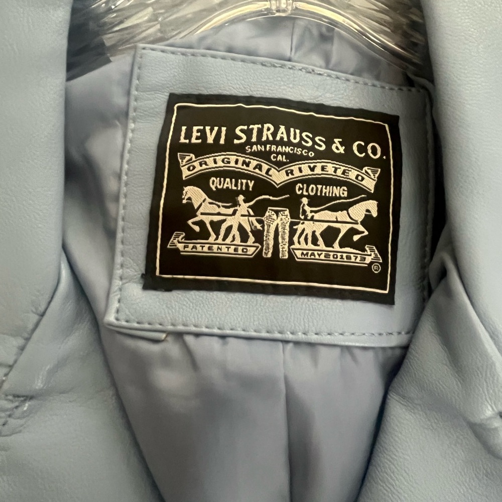 Levi's Light Blue Faux Leather Jacket Like New! Women’s Size XS - Picture 15 of 16